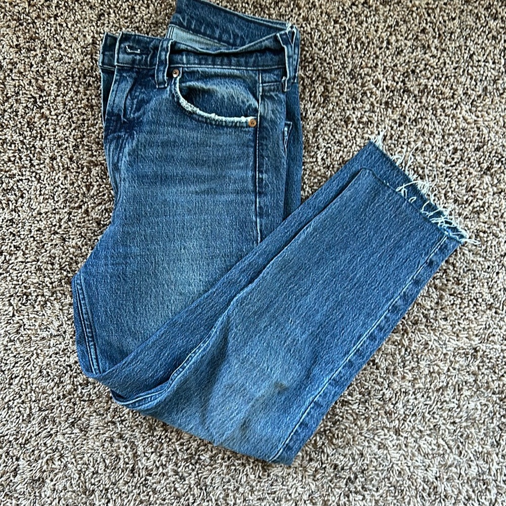 Gap women’s cheeky straight sky high denim